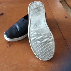 TOMS Black Leather Avalons
